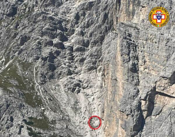 Belluno, si schianta dopo il lancio: muore basejumper sulle Tofane