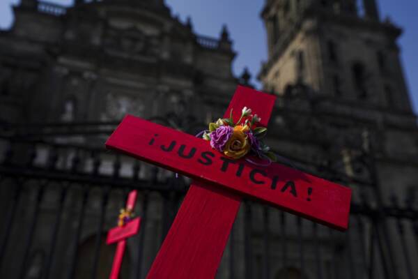 Messico, proteste contro il numero crescente di scomparse e femminicidi in tutto il paese