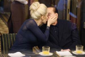 Milano, Silvio Berlusconi e Marta Fascina da Cracco in Galleria Vittorio Emanuele