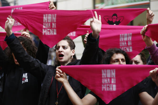 Festa della Donna, azione di Non una di meno davanti al ministero della famiglia