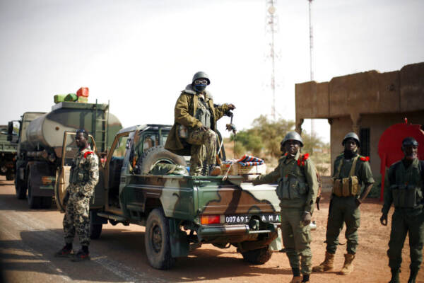 Mali, più di 60 morti in attacchi rivendicati da Al Qaeda