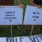 Manifestazione ‘Non una di meno’ a Roma: “Per Giorgia Meloni è colpa nostra!”