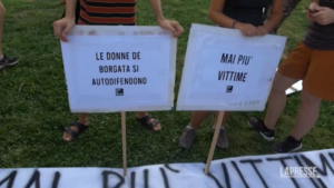 Manifestazione ‘Non una di meno’ a Roma: “Per Giorgia Meloni è colpa nostra!”