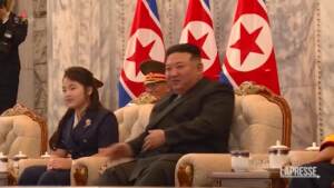 Nord Corea, Kim alla parata per i 75 anni del Paese