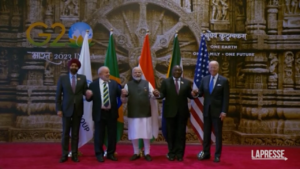 India, G20: la stretta di mano tra i leader, ci sono anche Modi e Biden