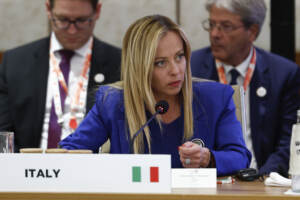 Italia-Cina, Meloni incontra Li: “Partenariato strategico è il faro”