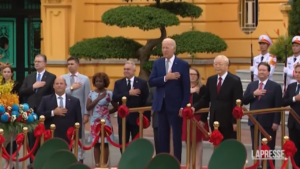 Vietnam, cerimonia di accoglienza per Biden a Hanoi
