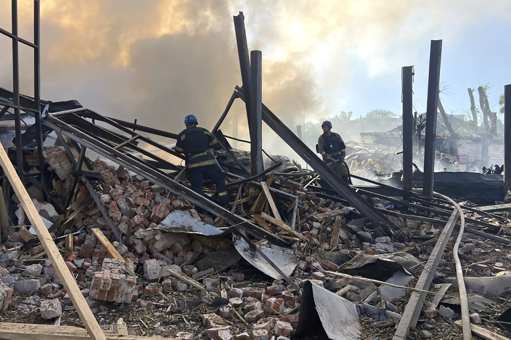 Ucraina, attacco russo con i droni su Kiev: un ferito