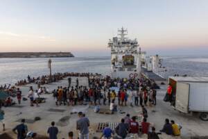 Migranti, 500 persone nell’hotspot di Lampedusa