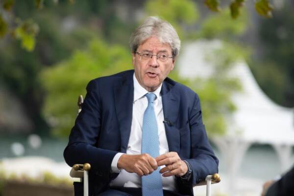 Ue, Gentiloni: “Non partecipo a polemiche che danneggiano Italia”