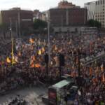 Spagna, migliaia alla manifestazione per l’indipendenza catalana a Barcellona