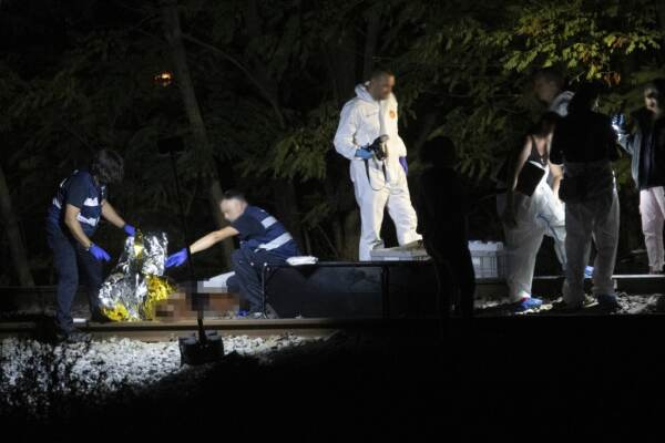 Spagna, 4 persone travolte da un treno in Catalogna