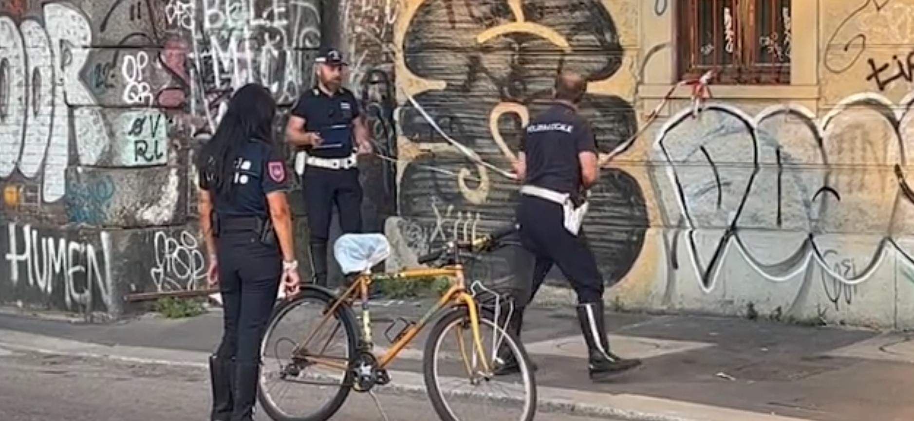 Milano, ciclista 55enne investita da un’auto Milano, ciclista 55enne investita da un’auto