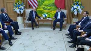 Usa, Biden incontra i leader vietnamiti durante la sua visita ad Hanoi