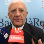 Covid, De Luca: “Incremento inevitabile, a ottobre vaccini contro nuova variante”