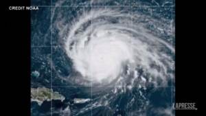 L’uragano Lee nei Caraibi, onde di 5 metri e venti a 185 km/h