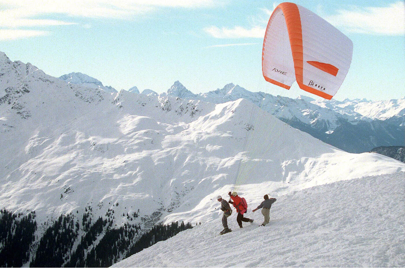 Alto Adige, precipitano con parapendio: un morto e un ferito in Val Ridanna Alto Adige, precipitano con parapendio: un morto e un ferito in Val Ridanna