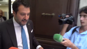Ue, l’ironia di Salvini: “Cosa penso dell’incarico a Draghi? Non penso”