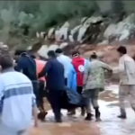 Alluvioni in Libia, i soccorritori salvano le persone rimaste intrappolate
