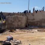Migranti, a Lampedusa proteste e tensioni con le forze dell’ordine al porto