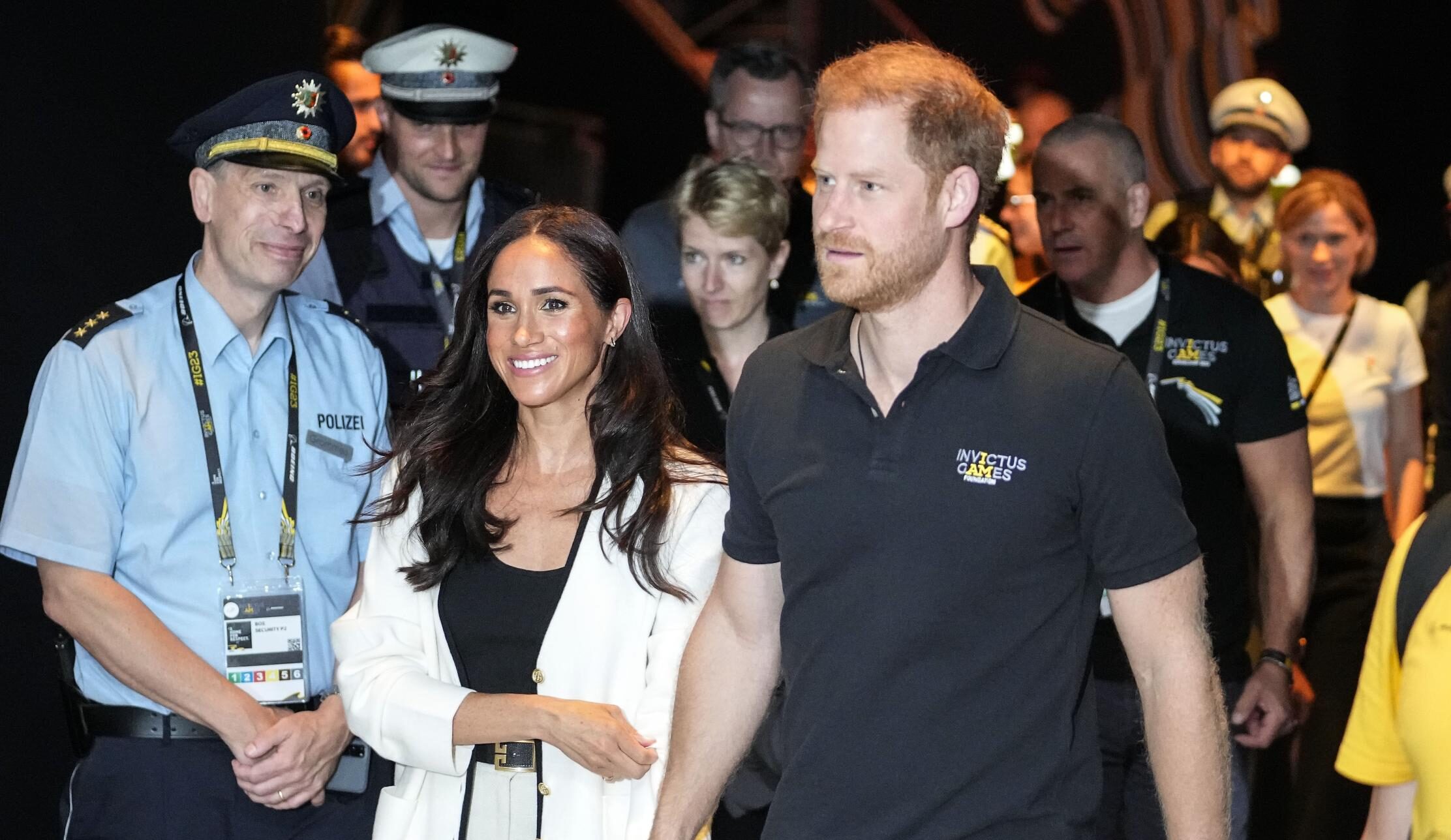 Harry e Meghan, negata la scorta nel Regno Unito: il duca del Sussex potrebbe viaggiare senza la famiglia