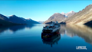 Disincagliata nave bloccata in Groenlandia