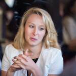 Migranti, Marion Le Pen a Lampedusa: “Sostengo governo italiano, Ue e Francia cambino posizione”