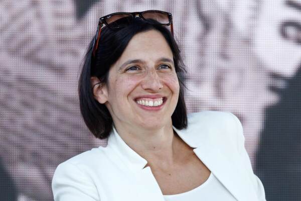Migranti, Schlein: “Salvini campione di scaricabarile, se la prenda con Orban”