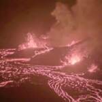 Hawaii, erutta ancora il vulcano Kilauea: la lava di notte