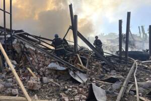 Ucraina, attacchi russi con droni: esplosioni a Dnipro