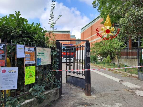 Milano, scoppia caldaia a scuola: evacuati 240 bambini