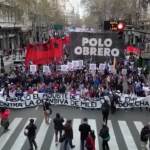 Elezioni Argentina, in migliaia protestano contro il candidato di destra Javier Milei