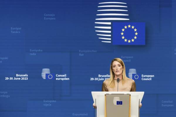 Roberta Metsola al vertice dell\'UE presso il Palazzo del Consiglio europeo a Bruxelles