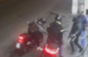 Napoli, gambizzò uomo per rubargli scooter: fermato 17enne