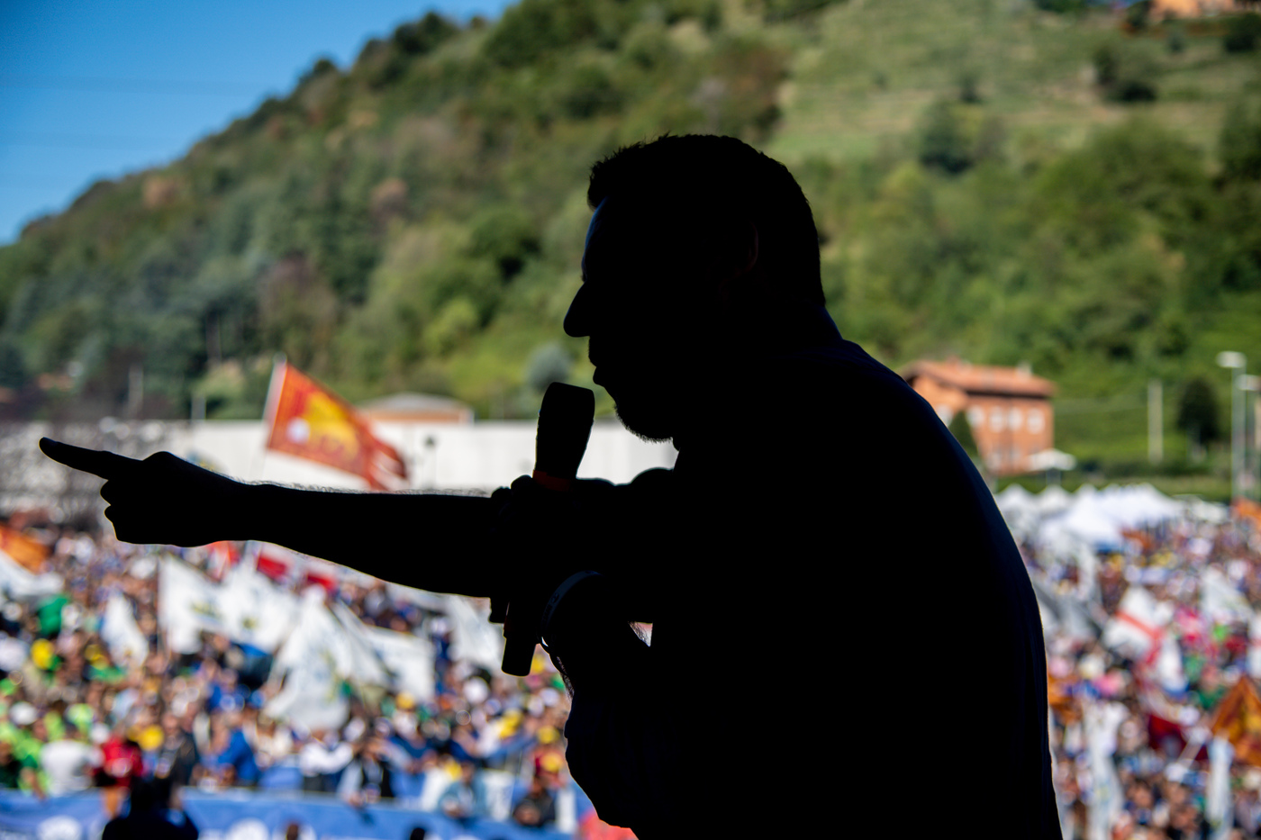 Pontida, Salvini al raduno: “Le Pen è l’Europa che vogliamo”