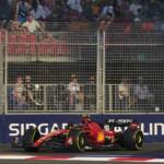 F1, Gp Singapore: pole per Sainz davanti a Russell, terzo Leclerc