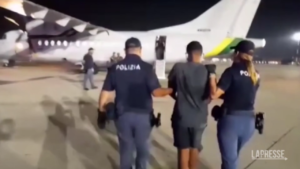 Migranti, tra sbarcati a Salerno 14 respinti e 6 arrestati