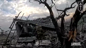 Ucraina, le immagini della riconquista del villaggio di Andriivka