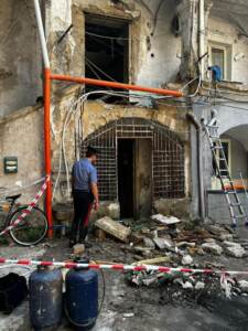Napoli, morto 53enne ferito da esplosione bombola gas