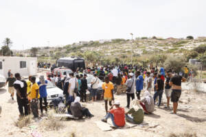 Migranti, nell’hotspot di Lampedusa presenti 1.500 persone