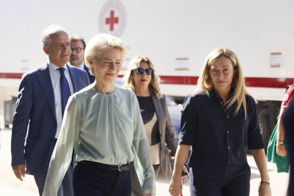 Migranti, la visita di Meloni e von der Leyen a Lampedusa