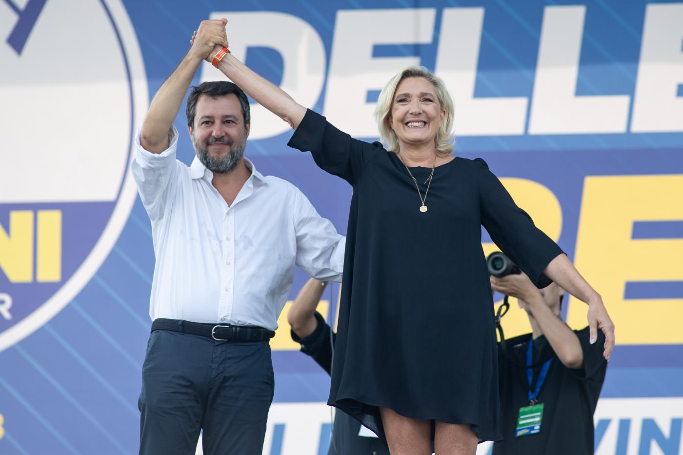 Pontida, Salvini lancia campagna europee con Le Pen