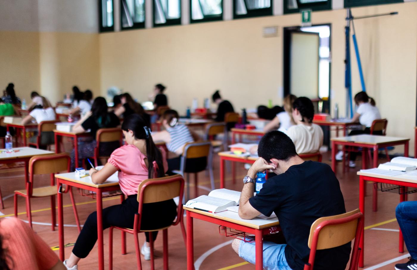Scuola, ok definitivo a contratto dirigenza: +200 euro lordi