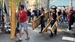 Milano, sgomberato ex Cinema Splendor occupato dagli studenti