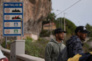 Migranti, La Francia intensifica i controlli a Ventimiglia