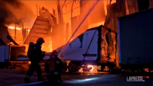 Ucraina, magazzino colpito da drone russo a Leopoli