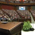 Costituzione, ovazione alla Camera per Bocelli che canta ‘Nessun Dorma’