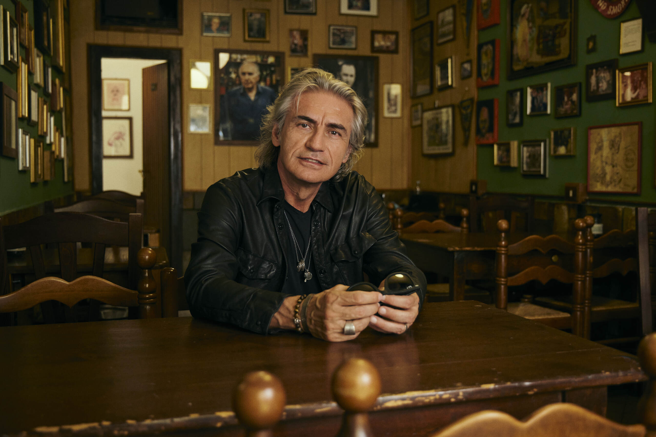 Ligabue torna con ‘Dedicato a noi’: “Appello a non mollare mai” Ligabue torna con ‘Dedicato a noi’: “Appello a non mollare mai”