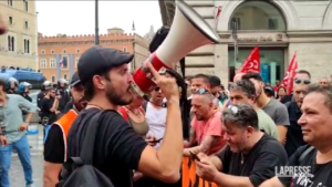 Reddito di cittadinanza, i manifestanti a Roma: “Non stiamo sul divano”