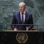 Ucraina, Scholz: “Putin può porre fine a guerra con un solo ordine”